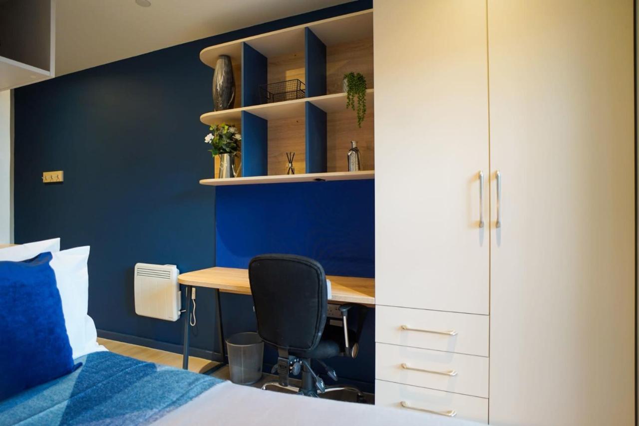Bright Modern And Private Bedrooms With Shared Kitchen At Straits Meadow Near Centre Appartement